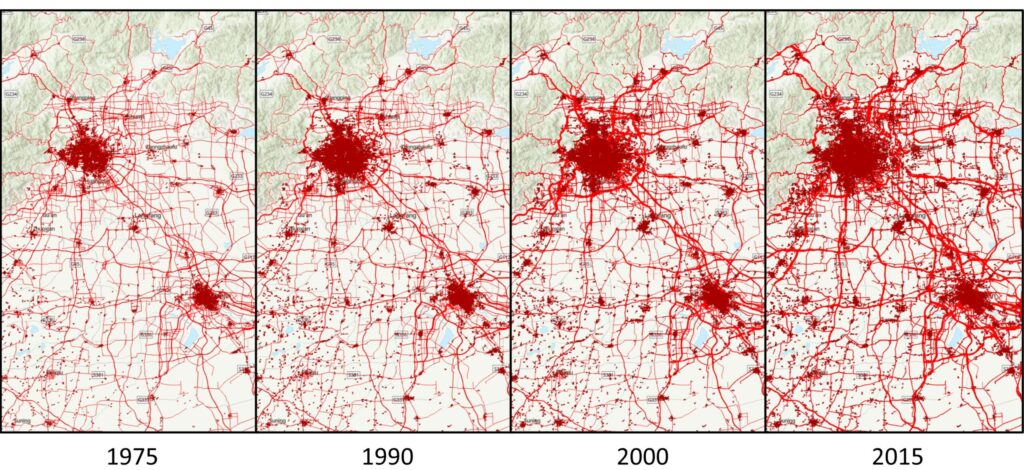 Beispiel für die Zeitreihe des Verkehrsvolumens auf ländlichen Strassen (rote Linien) in der Region um die Stadt Peking in China. Das Jahr für jeden Zeitschritt steht unterhalb der Abbildung. Die Breite des Strassenabschnitts ist proportional zum Verkehrsvolumen auf der Strasse. Die Ausdehnung des Stadtgebiets ist in Dunkelrot dargestellt. Es ist deutlich zu erkennen, dass der Strassenverkehr im ländlichen Gebiet dieser Region zwischen 1975 und 2015 stark zugenommen hat. © ETH Zürich