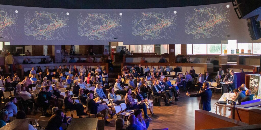 Öffentliche Anhörung im olympischen Center zum Masterplan für Sarajevo